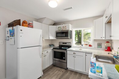 8-10 Bicknell St, Kittery, ME 03904 - photo 6