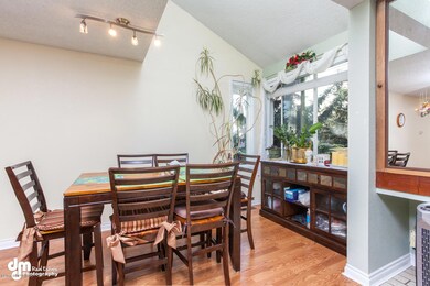 104 Sweetgale Court 104-large-004-19-Liv