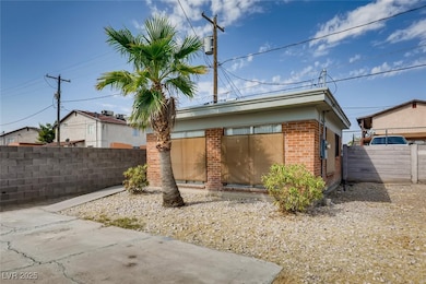 2529 Webster St unit C, North Las Vegas, NV 89030 - photo 2