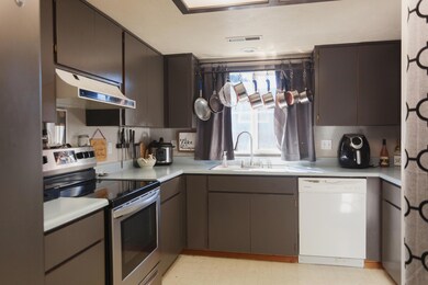 104 Shadowwood Ct, Central Point, OR 97502 - photo 3