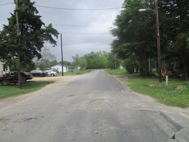 3303 Nolan Ave, Bay City, TX 77414 - photo 5