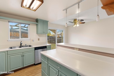 10070 Obsidian Dr, Reno, NV 89506 - photo 6