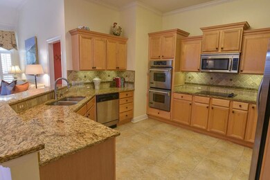 Every cook will love this kitchen with ample cabin