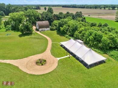 Drone tent & barn