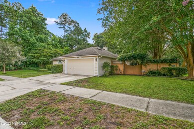 5104 Big Forest Ln, Jacksonville, FL 32210 - photo 2