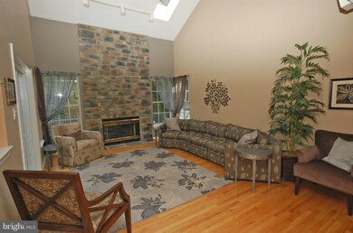 6903 Newberry Dr, Columbia, MD 21044 - photo 2