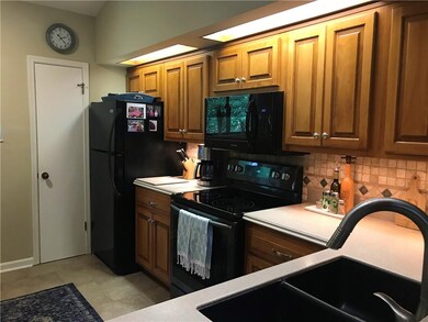 Nice backsplash and work space