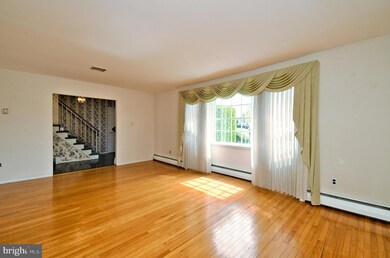 745 Champlain Dr, King of Prussia, PA 19406 - photo 6