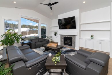 2077 NW Lobinie Ct, Bend, OR 97703 - photo 2