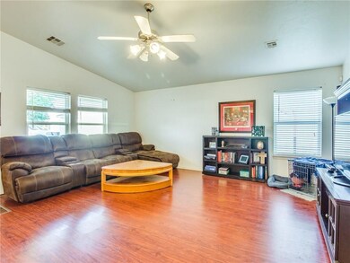 9421 Checkerbloom Dr, Oklahoma City, OK 73165 - photo 3