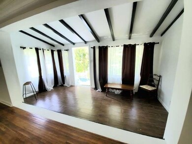 Entrance/Sun room
