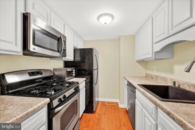 31 Eastford Ct unit 4, Parkville, MD 21234 - photo 6