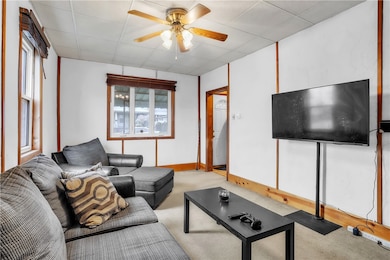 2101 Walnut Dr, Latrobe, PA 15650 - photo 6