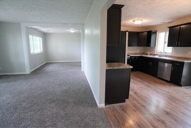 11102 Marion Center Rd, Fort Wayne, IN 46816 - photo 7