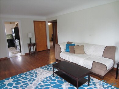 304 Erie St, Woodville, OH 43469 - photo 3