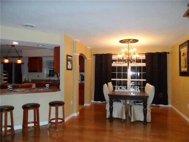 Dining Room Dining Room w Breakfast Bar