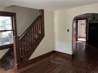 605 Oakwood St, Easton, PA 18045 - photo 3