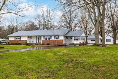 2459 N Court St, Circleville, OH 43113 - photo 2