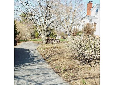 Parking Lot/Garage. driveway