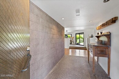 06-Foyer