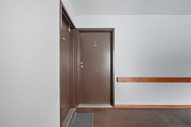 402 Twin Circle Dr, South Windsor, CT 06074 - photo 3