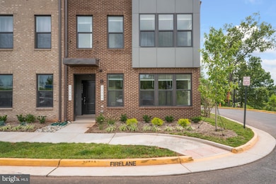 20364 Newfoundland Square, Ashburn, VA 20147 - photo 2