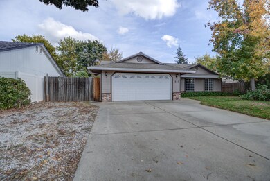 1435 Kingston Ct, Redding, CA 96003 - photo 2