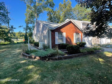 60 Birch Ln, Eatontown, NJ 07724 - photo 2