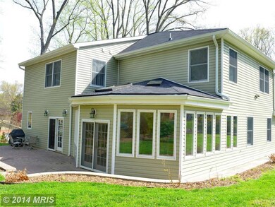 9113 Santayana Dr, Fairfax, VA 22031 - photo 2