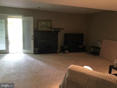 18761 Summer Oak Ct, Germantown, MD 20874 - photo 5