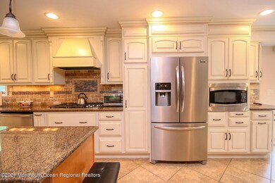 1314 Maxim Southard Rd, Howell, NJ 07731 - photo 7