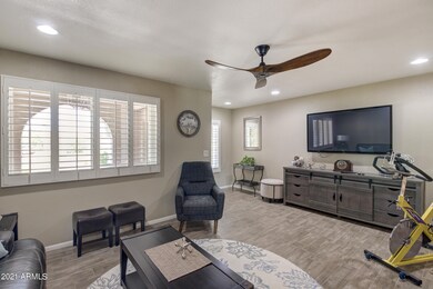 6515 E Rustic Dr-11