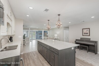 925 Trinidad Rd, Cocoa Beach, FL