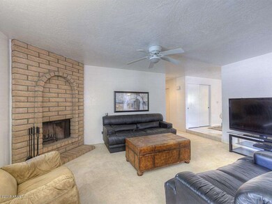 005_Family Room
