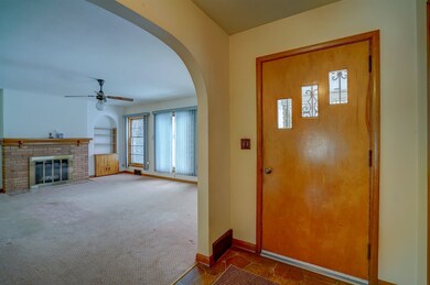 2962 Thinnes St, Cross Plains, WI 53528 - photo 6