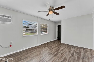 04-217 W Fairview Rd-4
