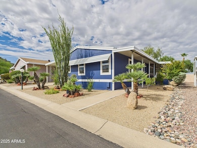 2233 E Behrend Dr unit 8, Phoenix, AZ 85024 - photo 2