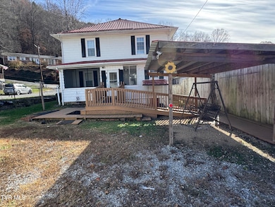 301 Roberts St, Appalachia, VA 24216 - photo 7