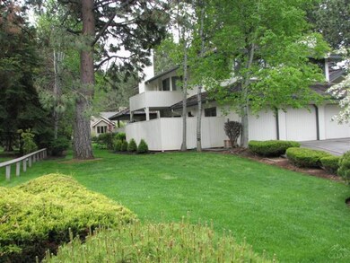 20387 White Pass Ct, Bend, OR 97702 - photo 2