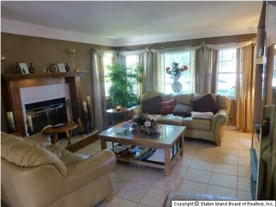 115 Cheshire Place, Staten Island, NY 10301 - photo 2
