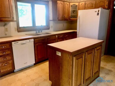 21490 Holts Rd E, Genoa, OH 43430 - photo 7