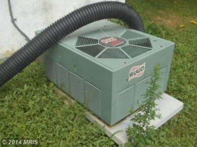 2701 Arbutus Ave, Halethorpe, MD 21227 - photo 5