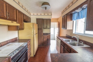 635 S 9th Ave, Beech Grove, IN 46107 - photo 4