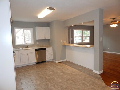 2601 SW Indian Trail, Topeka, KS 66614 - photo 6