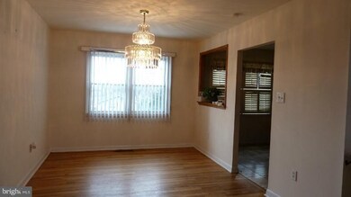 3203 Saint Lukes Ln, Gwynn Oak, MD 21207 - photo 5