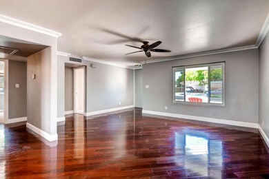 8408 E Piccadilly Rd-print-006-3-Living