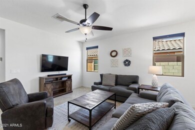 04-Family Room