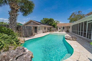 absolutely gorgeous pool