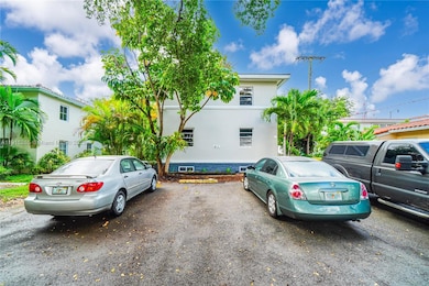 411 Santander Ave unit 1, Coral Gables, FL 33134 - photo 2