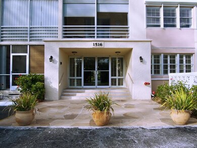 CLUBHOUSE ENTRANCE